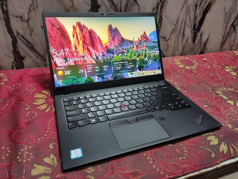 Lenovo Thinkpad X1 Carbon (ci5 8th) 7th gen (A plus condition) 8