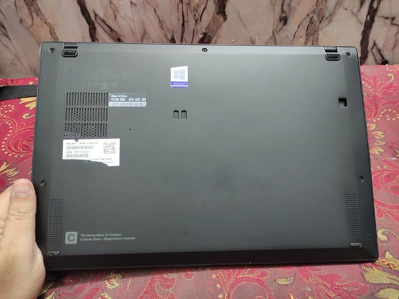 Lenovo Thinkpad X1 Carbon (ci5 8th) 7th gen (A plus condition) 10