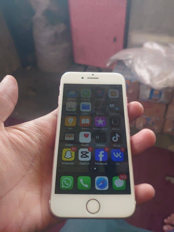 iPhone 7 PTA APPROVED URGENT SALE 0