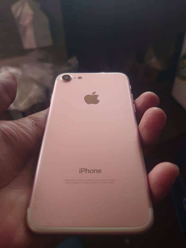 iPhone 7 PTA APPROVED URGENT SALE 1