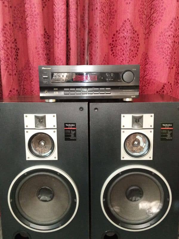 Amplifiers and sub woofer  speakers 1