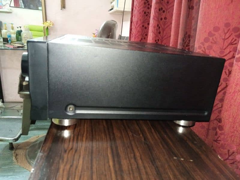 Amplifiers and sub woofer  speakers 6