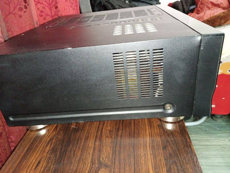 Amplifiers and sub woofer  speakers 7