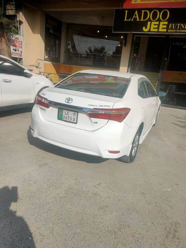 Toyota Corolla Altis 2017 1