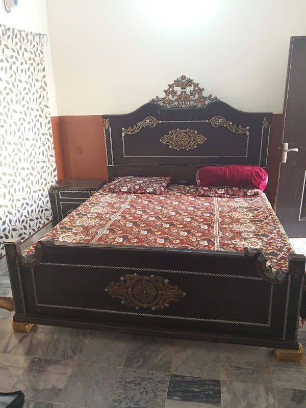 Bed Set with side tables and Dressing table For Sale 2