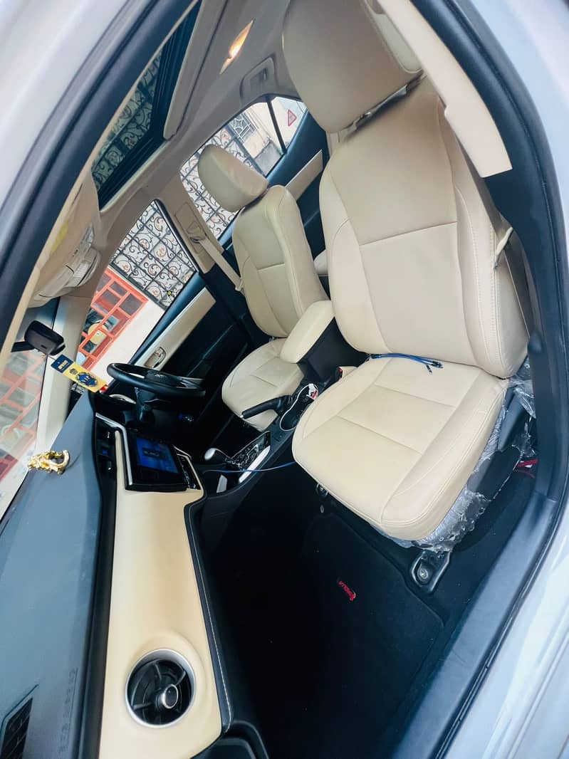 Toyota Corolla Altis Grande X CVT-i 1.8 Beige Interior 2021 8