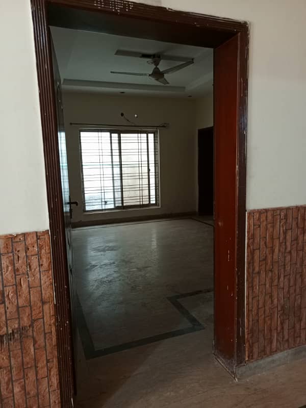 Running hostel building for rent setup for sale in Airlines society near Ucp university hostels area profitable building 7