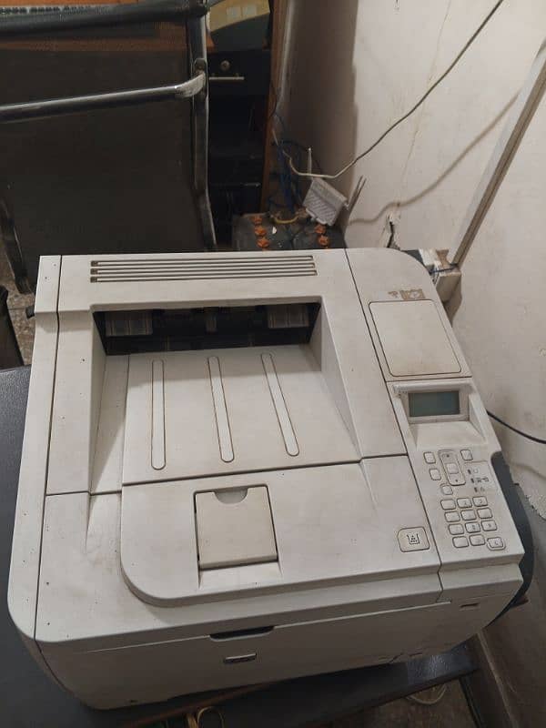 Hp Laser jet 3015 1