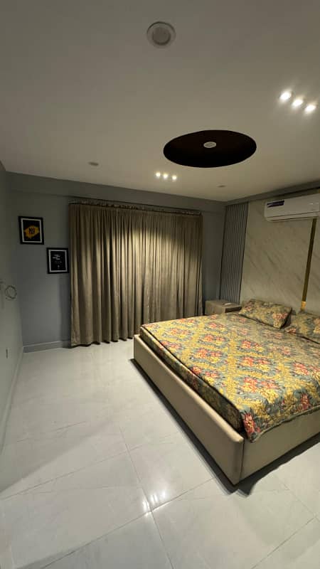 1 Bedroom VIP full furnishe flat for rent per day available in Bahia Town Lahore 1