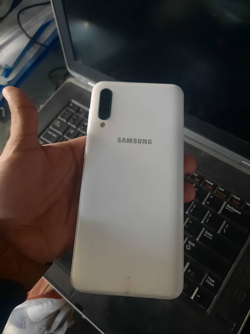 SAMSUNG A30S 1