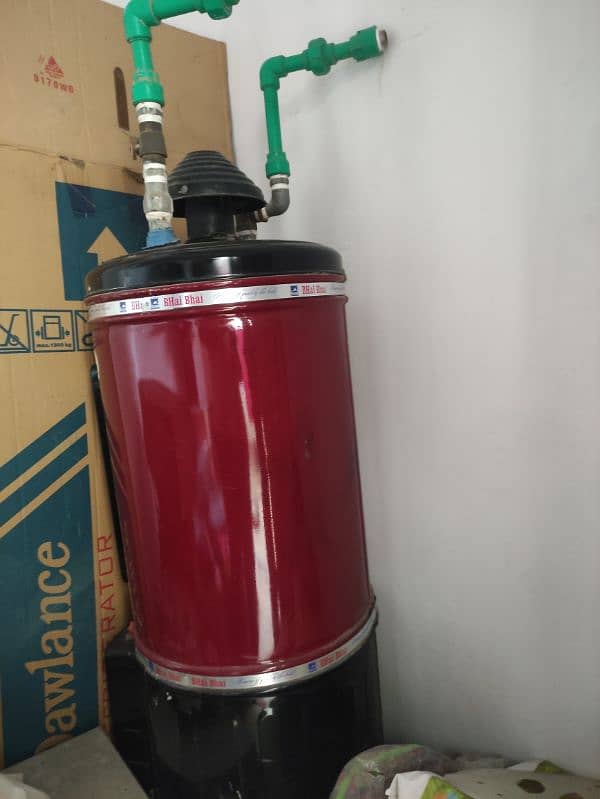 Gas Gyser 30 Gallons 2