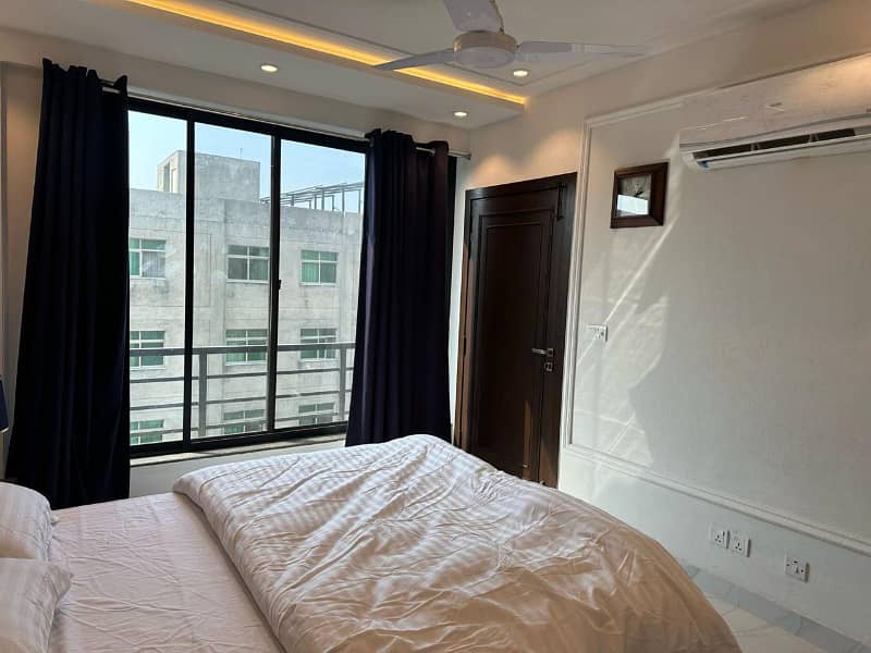 1 Bedroom VIP full furnishe flat for rent per day available in Bahia Town Lahore 2