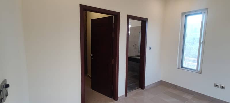 1 kanal upper portion for rent in d12 14