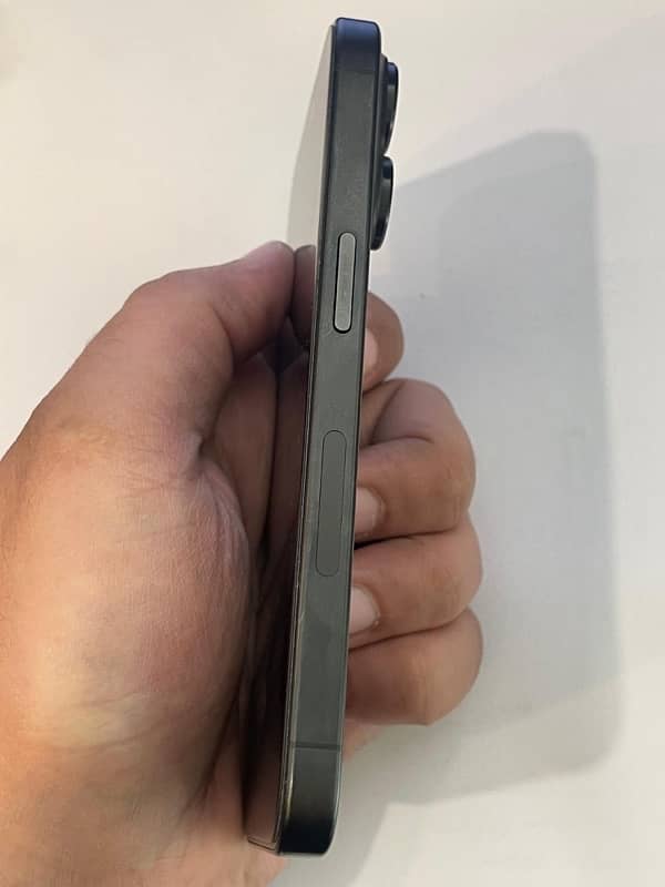 Iphone 15 Pro 256 Gb Black Titanium Non Pta Jv LLa 6