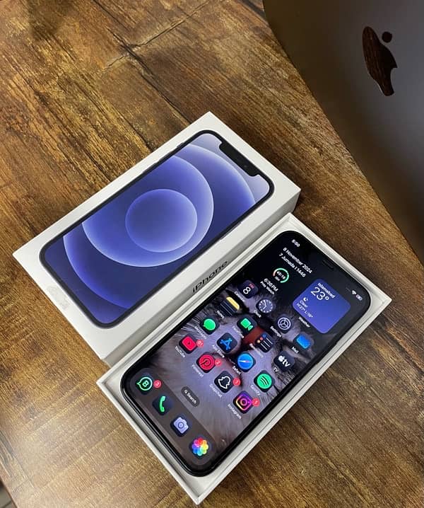 Iphone 12 jv 64GB with box and cable 0