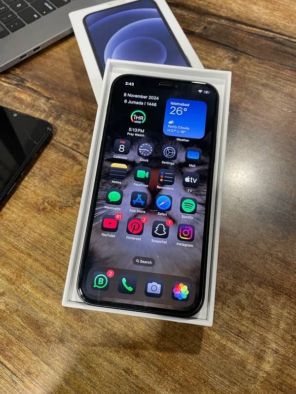 Iphone 12 jv 64GB with box and cable 5