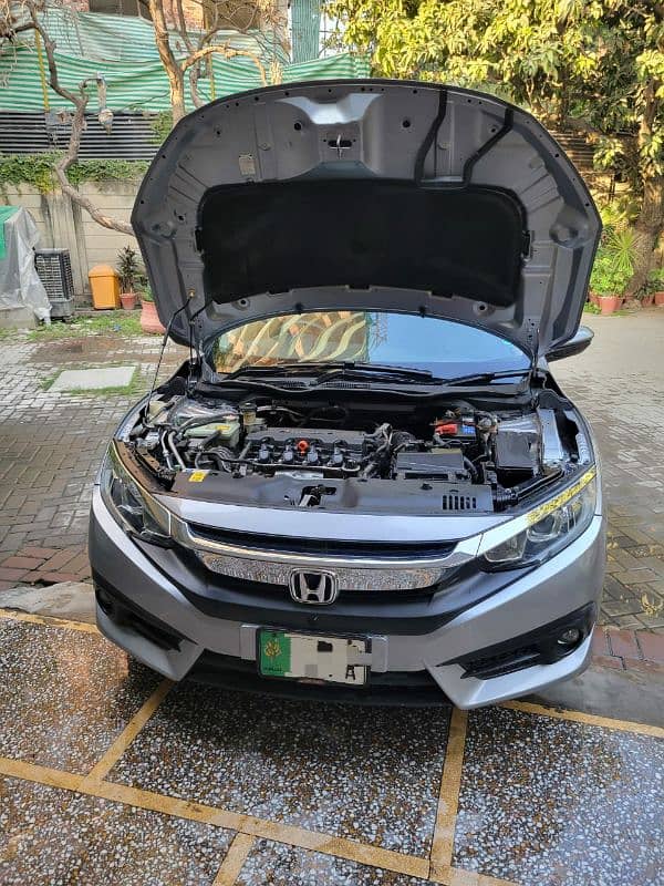 Honda Civic Oriel 2018 10