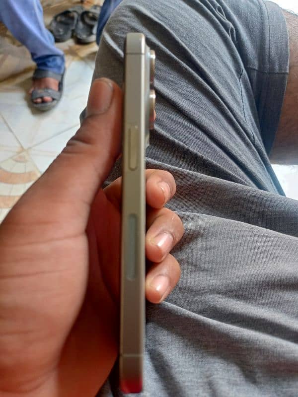 iphone 15 Pro j. v 2