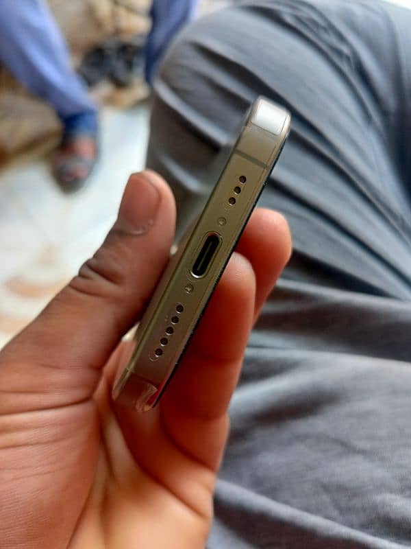 iphone 15 Pro j. v 1