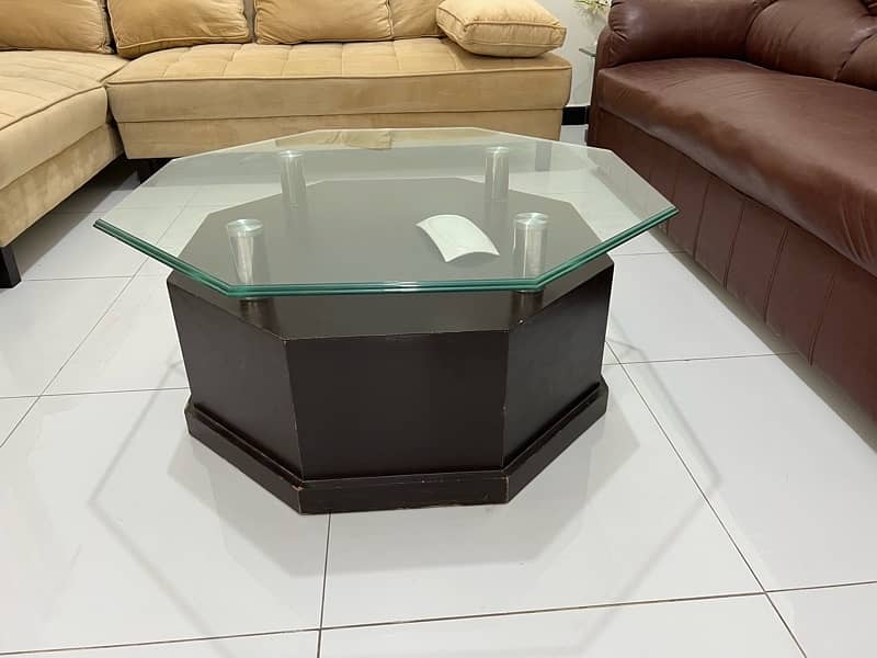 centre Table in excellent condition 1