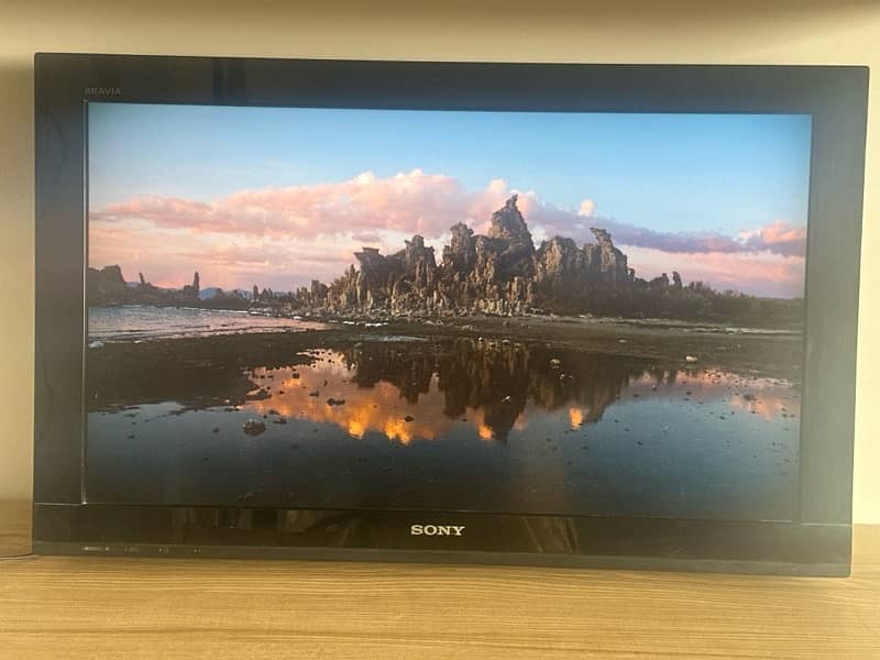 Sony  bravia original Lcd 32 inch tv 1