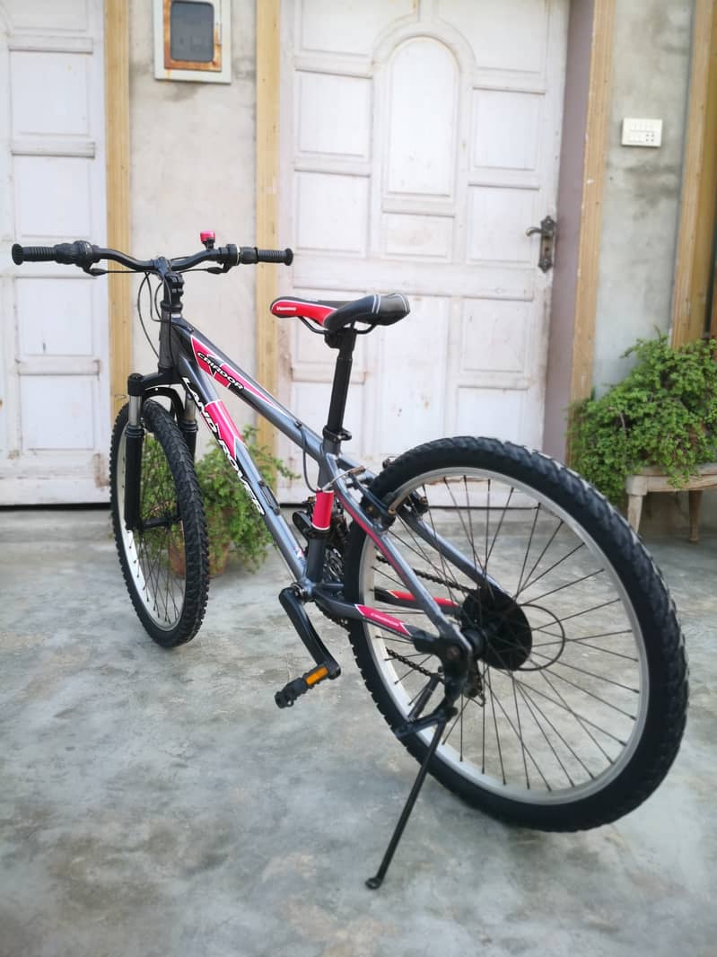 Imported Land Rover Fully Alluminium Mountain Bike. 4