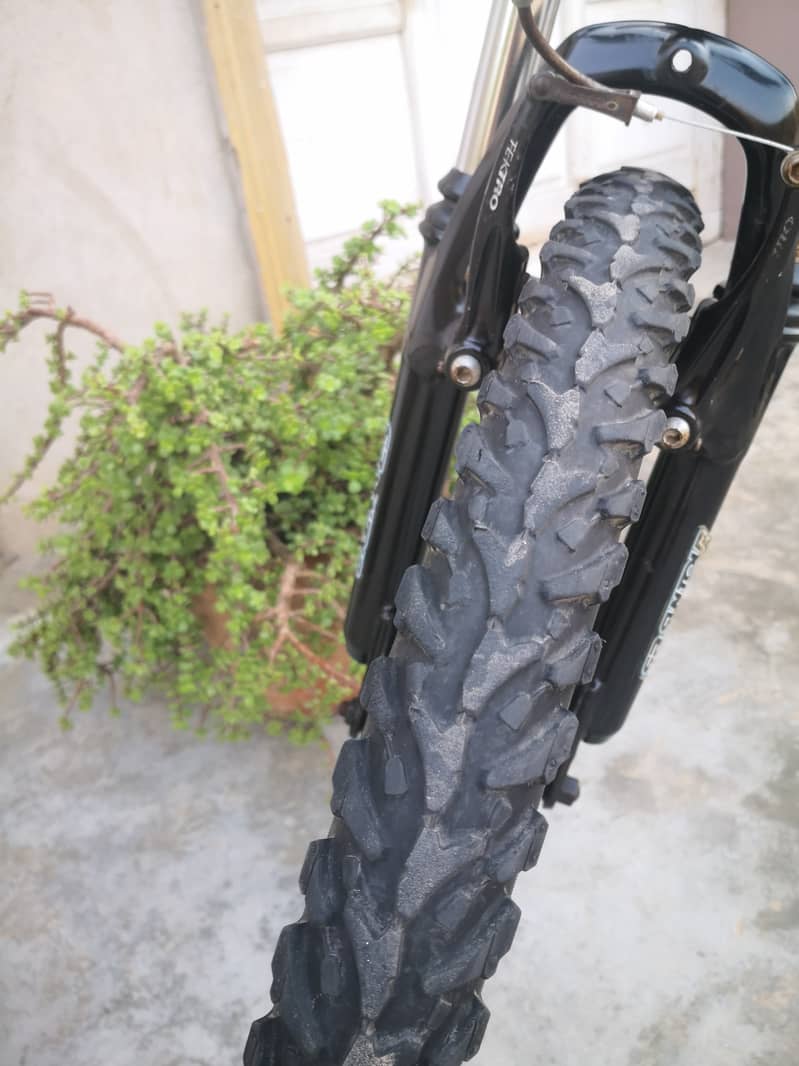 Imported Land Rover Fully Alluminium Mountain Bike. 6