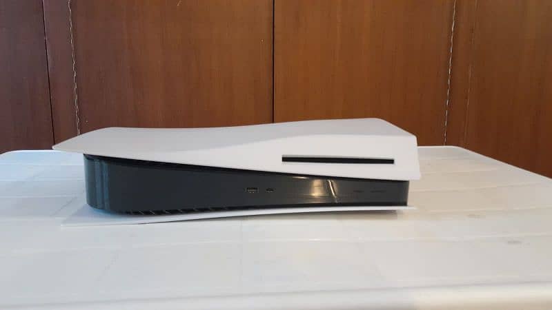 PS 5 Excellent condition 1