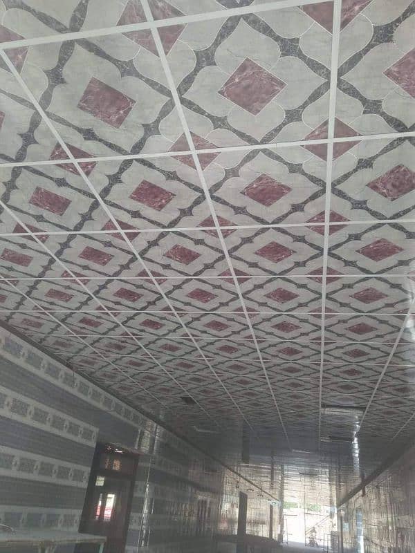 Pvc wallpaper. Wall panelling. Blinds. Wooden & vinyl Flooring. Ceiling. 14