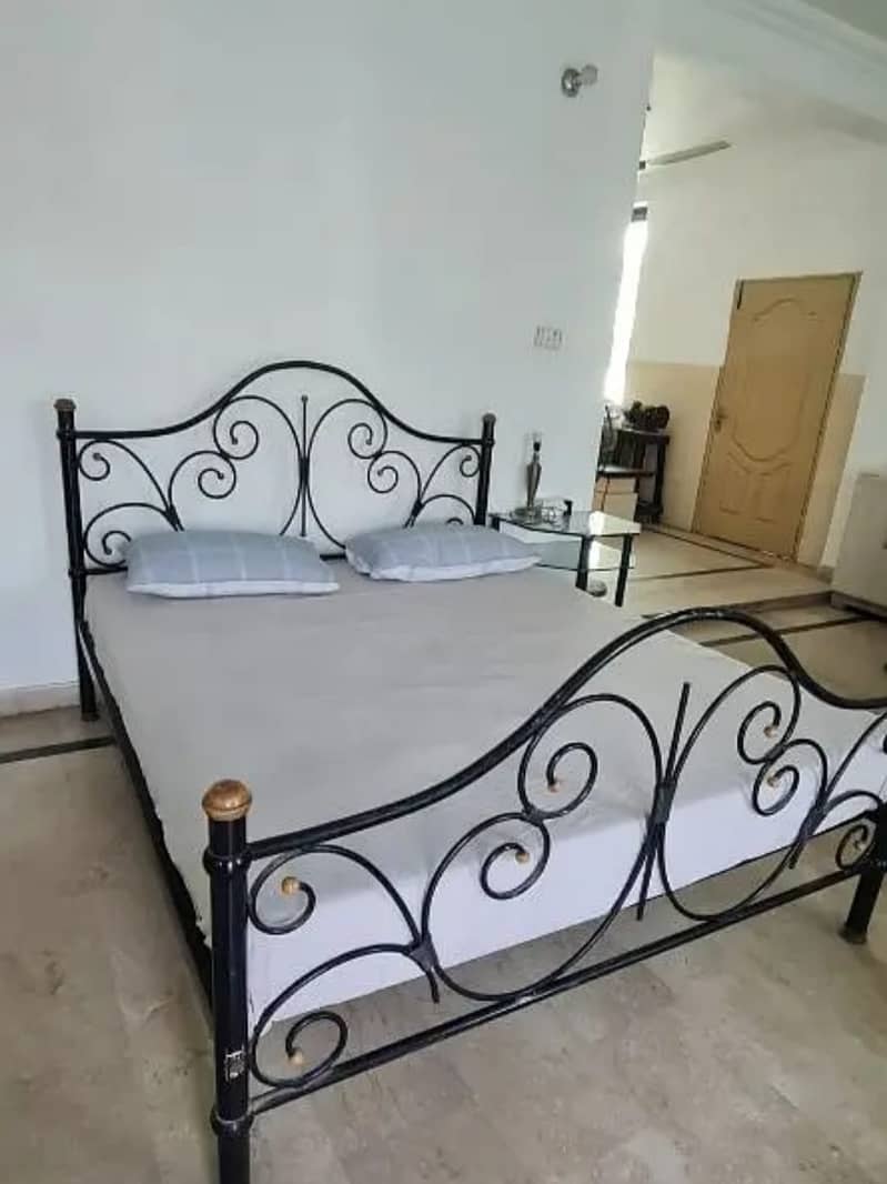 Single Iron Bed  & Queens Size Bed For Sale 4