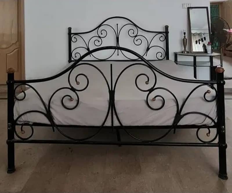 Single Iron Bed  & Queens Size Bed For Sale 6