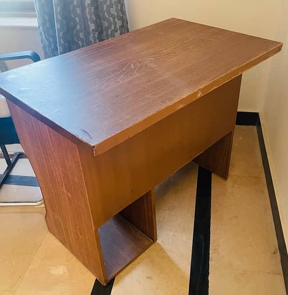 Computer Table Used by Doctor For Sale 3