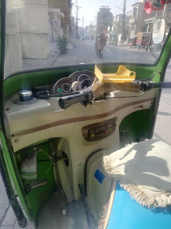 rickshaw 2022 modl lahore number dubal showk like new 7