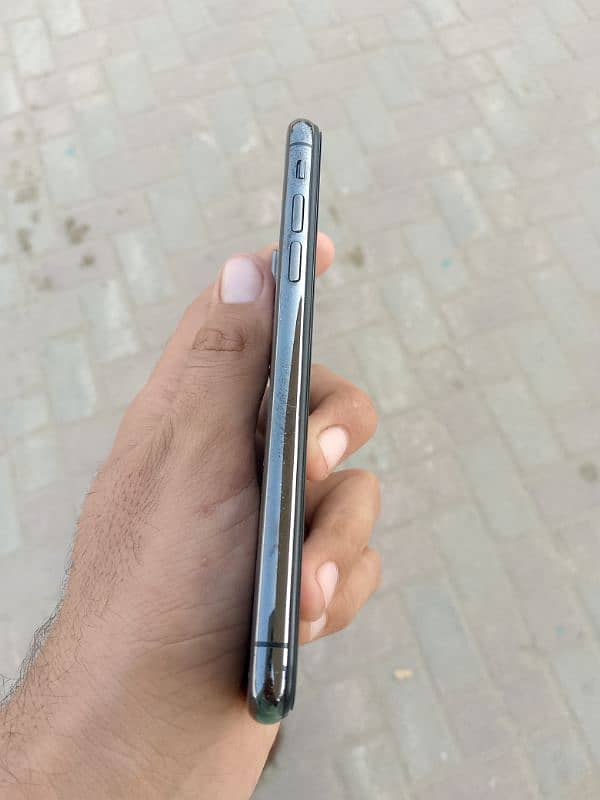 I phone xs 64gb Non PTA 3