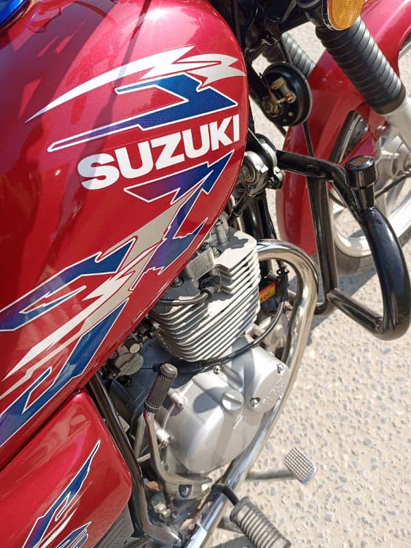 Suzuki GS150 SE 2021 Red attractive colour 1