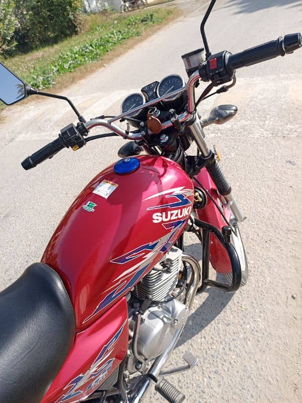 Suzuki GS150 SE 2021 Red attractive colour 11