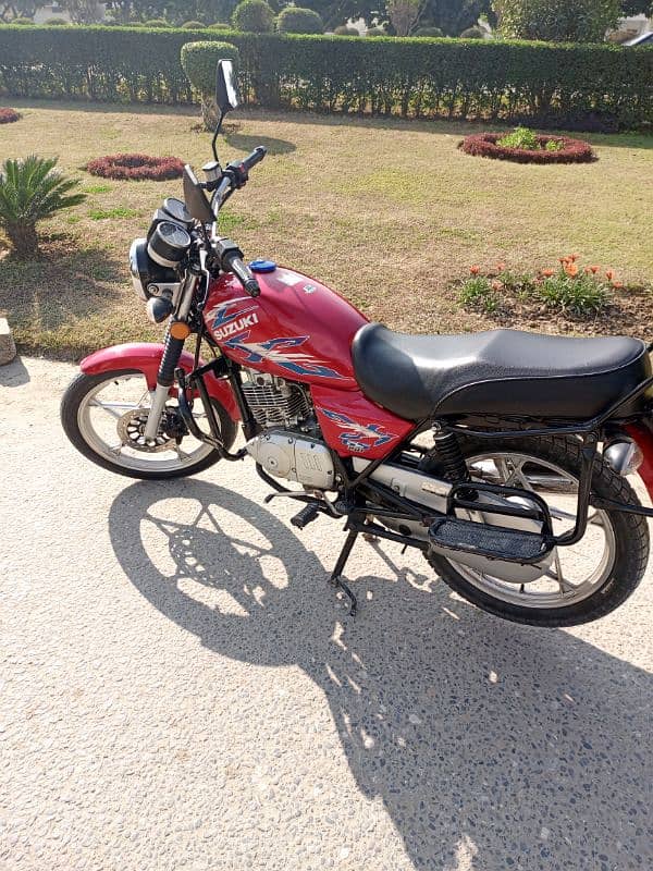 Suzuki GS150 SE 2021 Red attractive colour 14