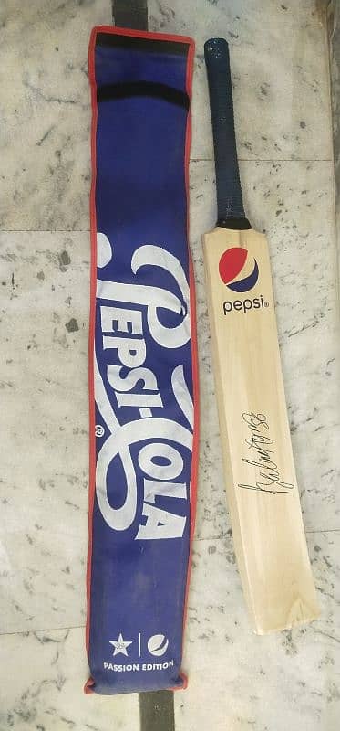 Babar Azam Signed Pepsi Bat | With Original Pepsi Cover | Rare one 3