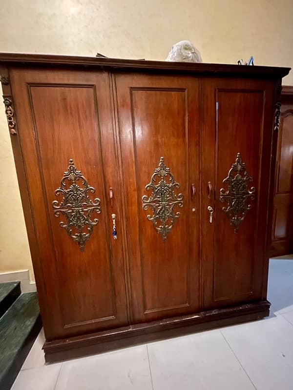 Sheesham closet for sale 0