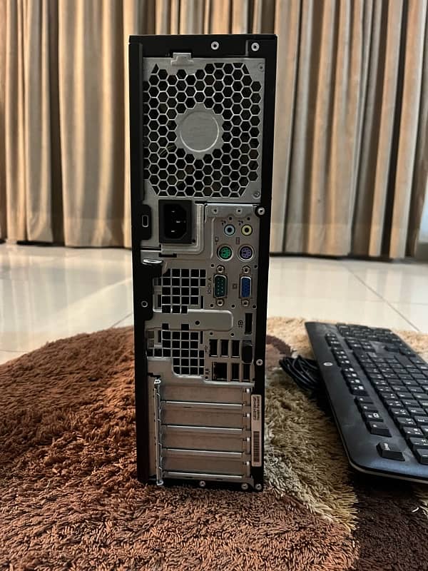 HP Elite 8200 SFF Desktop PC 3