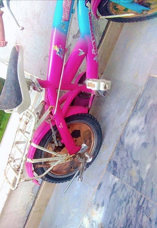 girls barbie cycle. 1