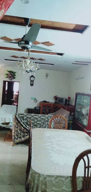 Vip beautiful 10 marla upper portion is available for rent in sabzazar lhr 2