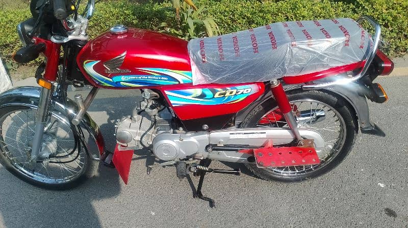 HONDA CD70 2024 6