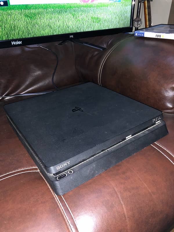 Ps4 Slim 1