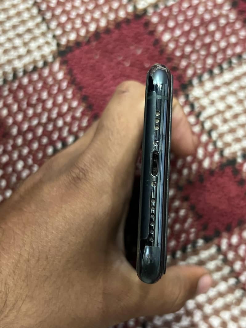 iphone 11pro 256GB PTA 2