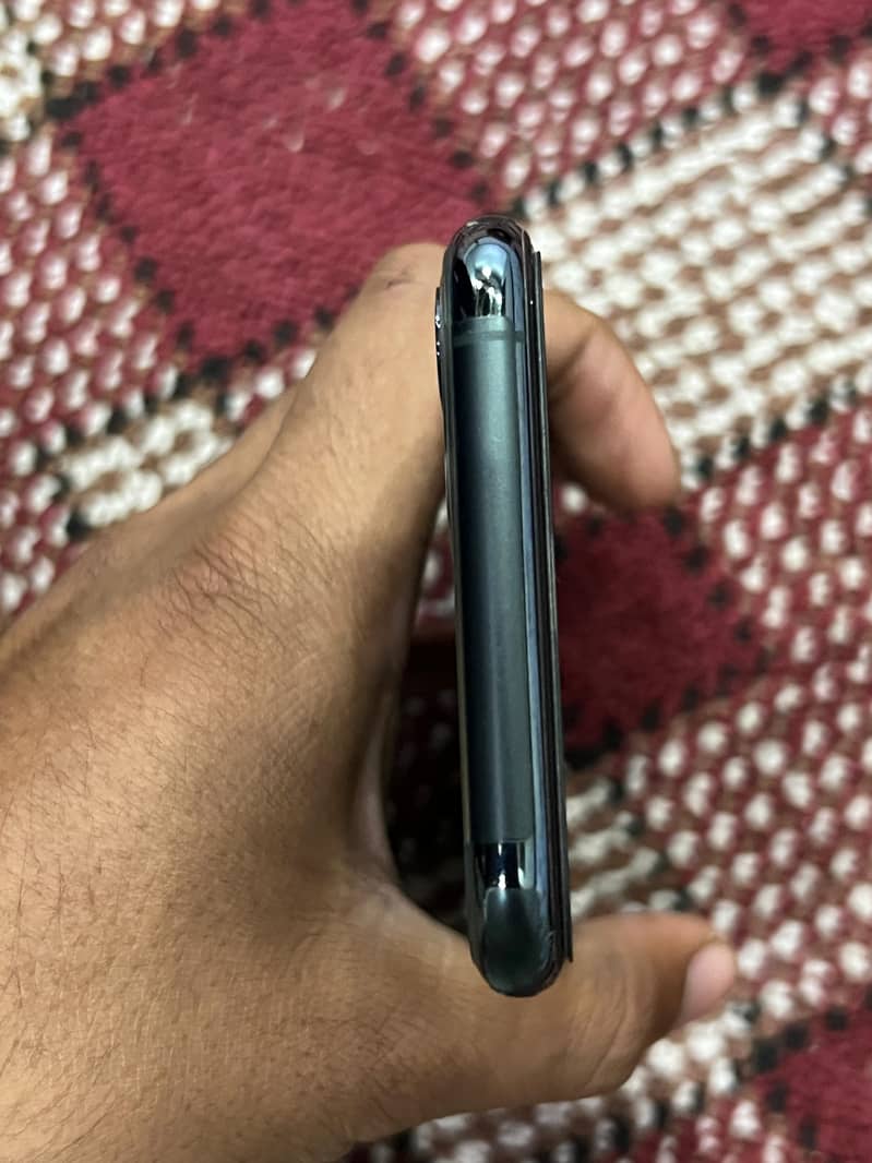 iphone 11pro 256GB PTA 4