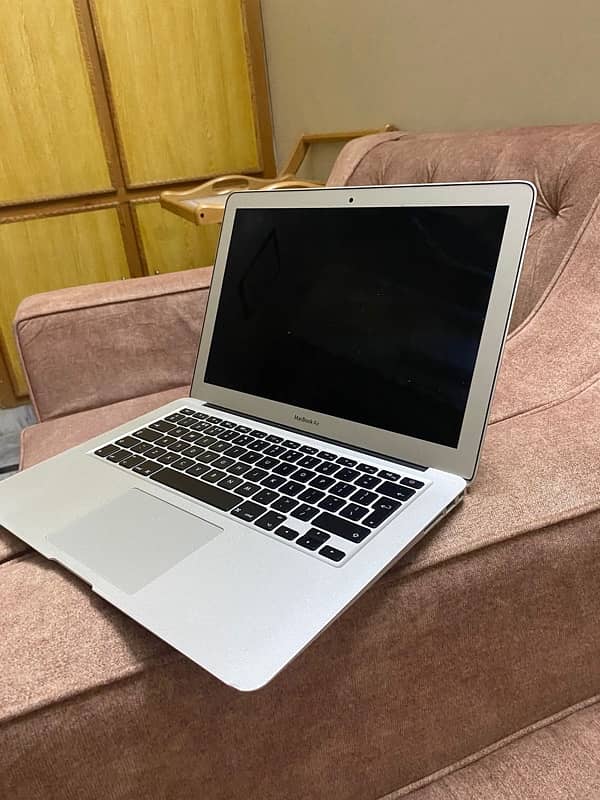 Macbook Air ,2017 ,new condition 1Tb 0