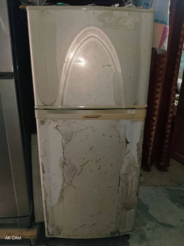 medium size fridge good condition inside outside 0