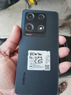 am selling mobile Infinix note 30 pro Sath wireless charger