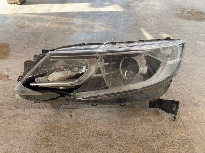 HONDA BRV 2020 HEAD LIGHT ORIGINAL 5